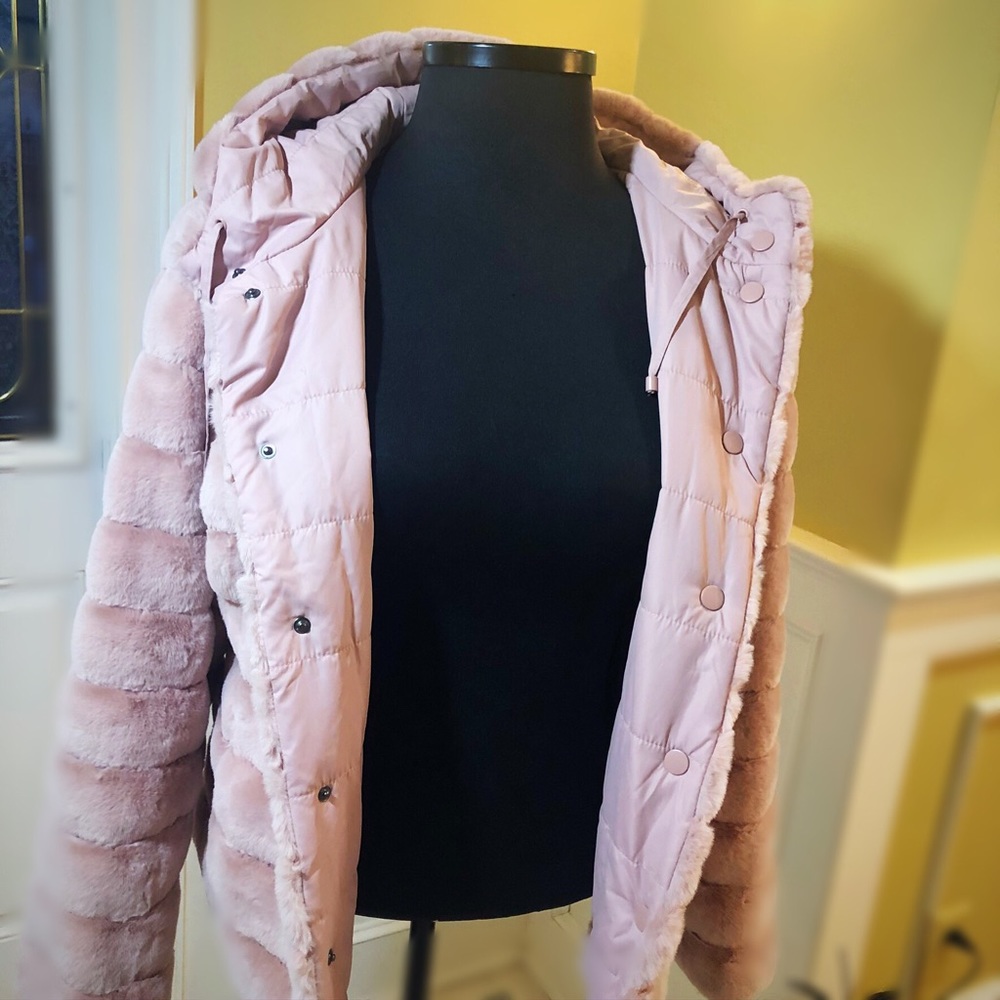NWOT- Rose Reversible Faux Fur Jacket - Picture 8 of 8